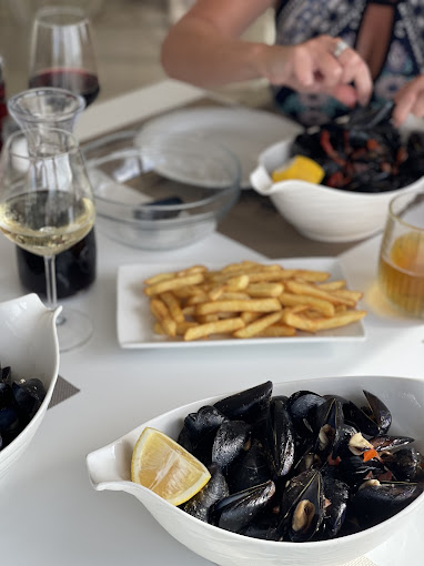 Fish plates in Durres