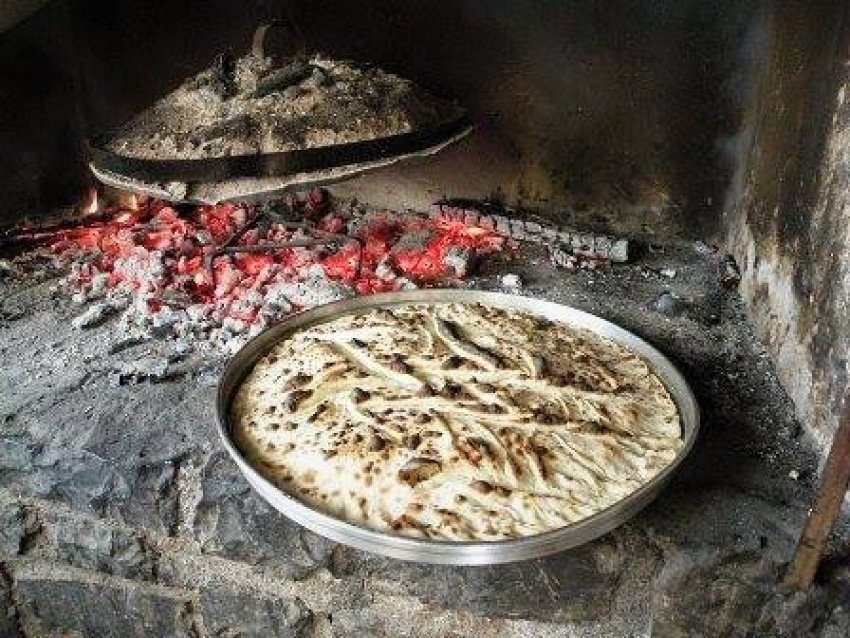 Traditional dish "Lakror"