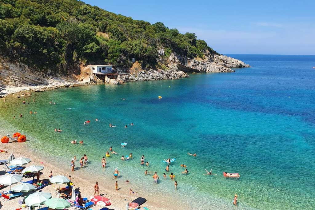 Manastiri Beach