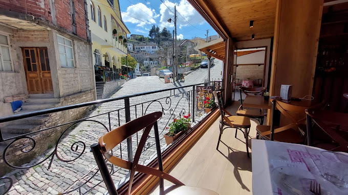 Restorante tradicionale në Gjirokaster