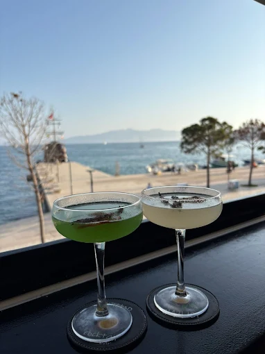cocktail bar a Saranda