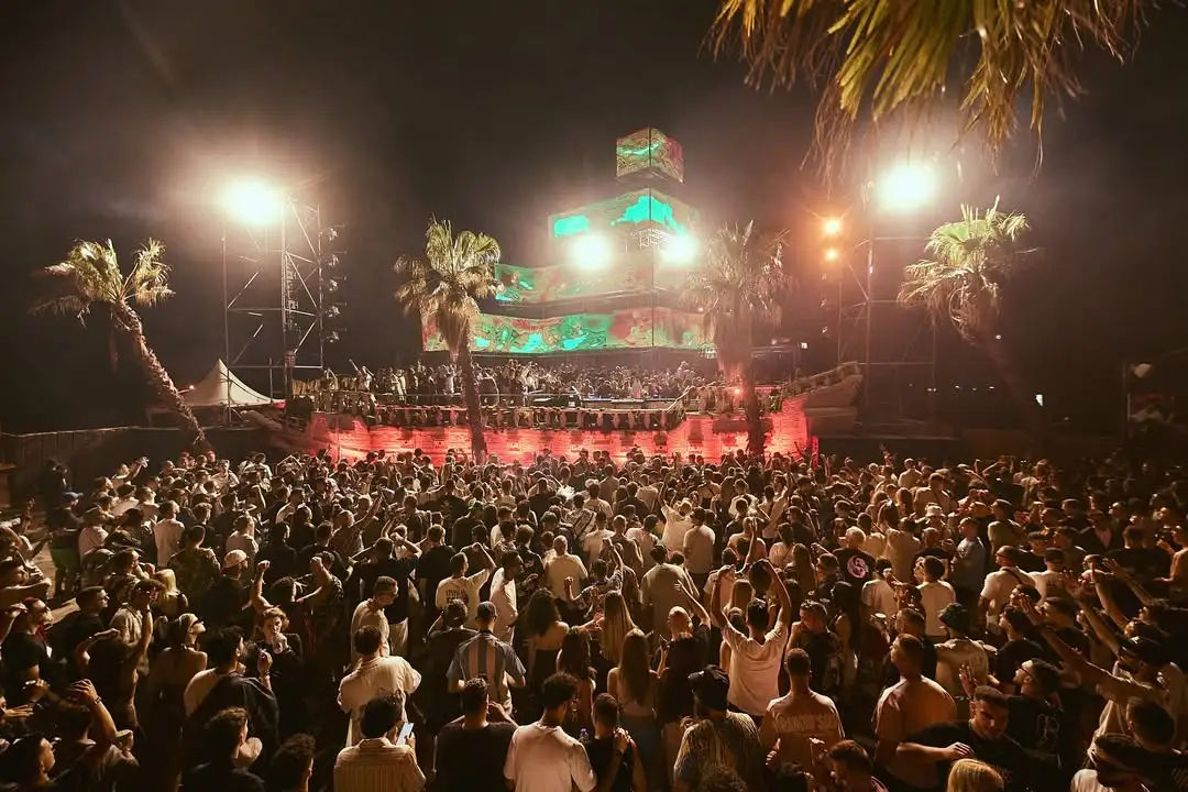 Read more about the article Festivalet në Shqipëri 2026 – Zbulo Festat, Muzikën dhe Kulturën Shqiptare