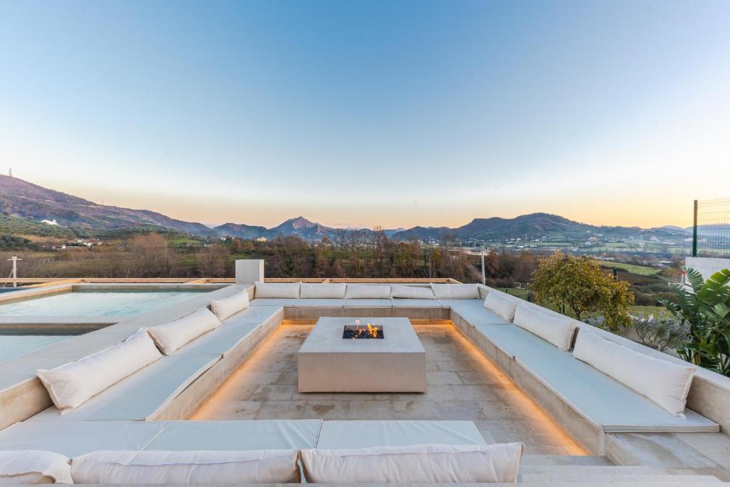 Read more about the article 10 Luxury Villas in & Around Tirana — Our Suggested Picks for 2025