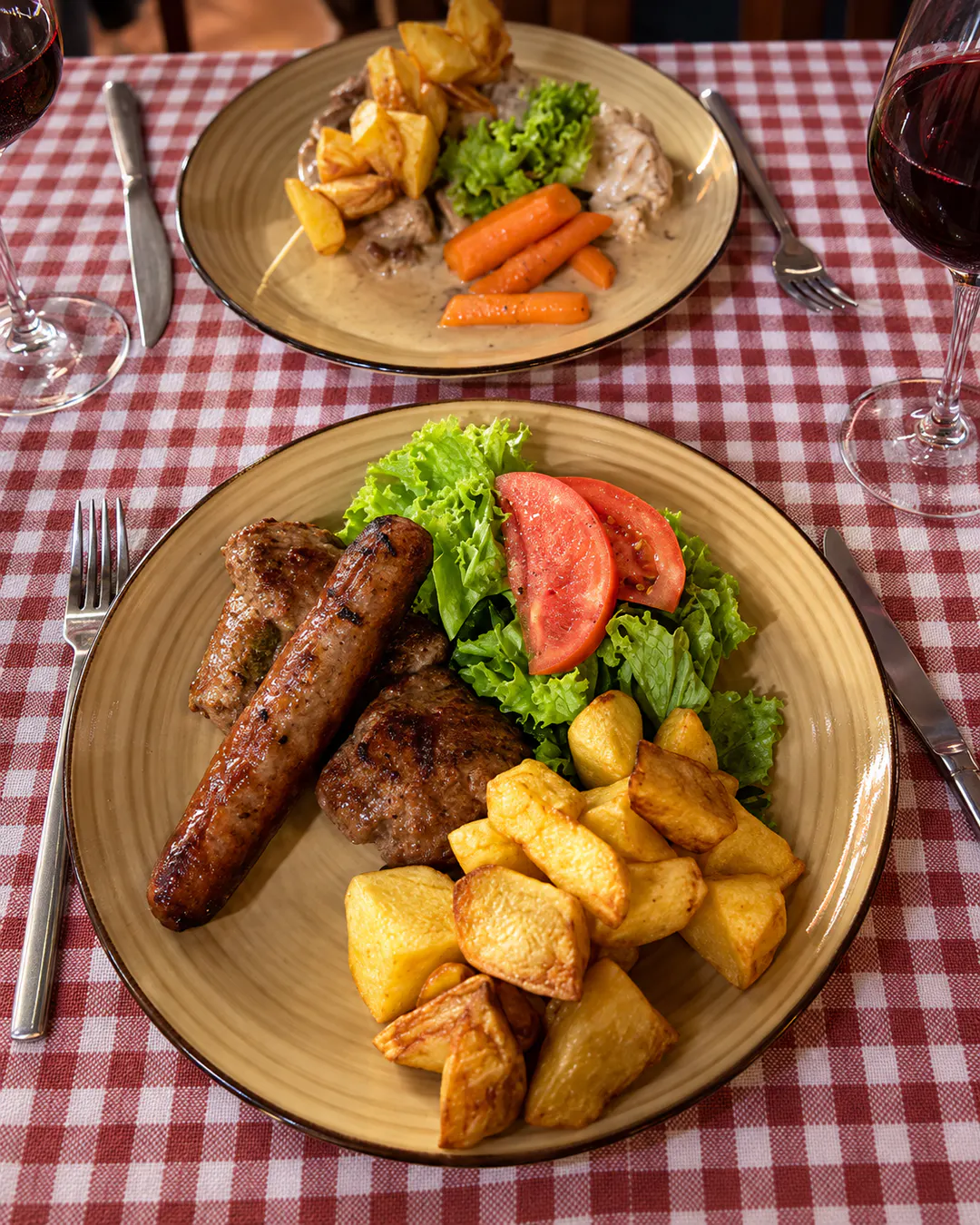 French cuisine served at Le Paris restaurant in Korca