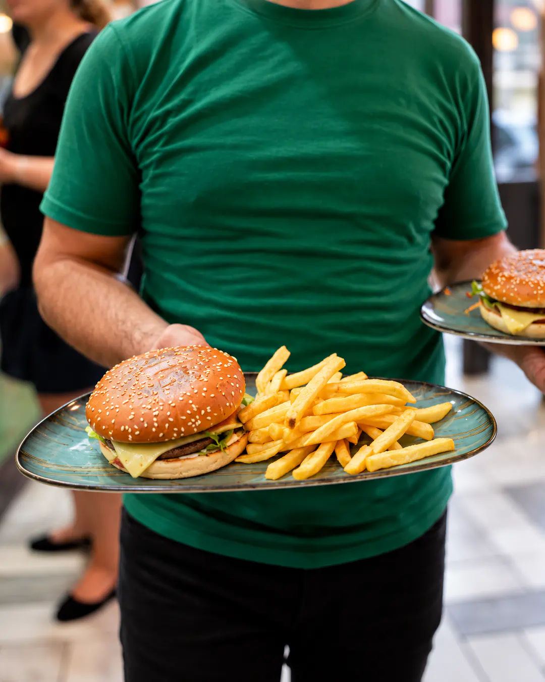 Fast Food Albania në Rrugën e Kavajës, Tiranë