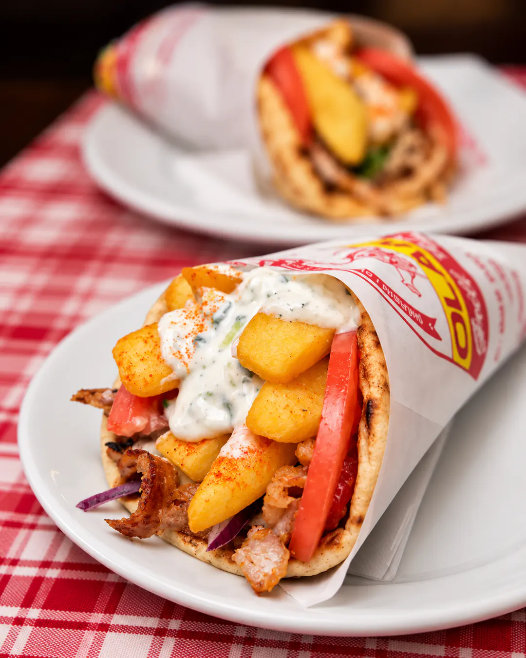 Gyro dhe patate të skuqura në Ola Fast Tiranë
