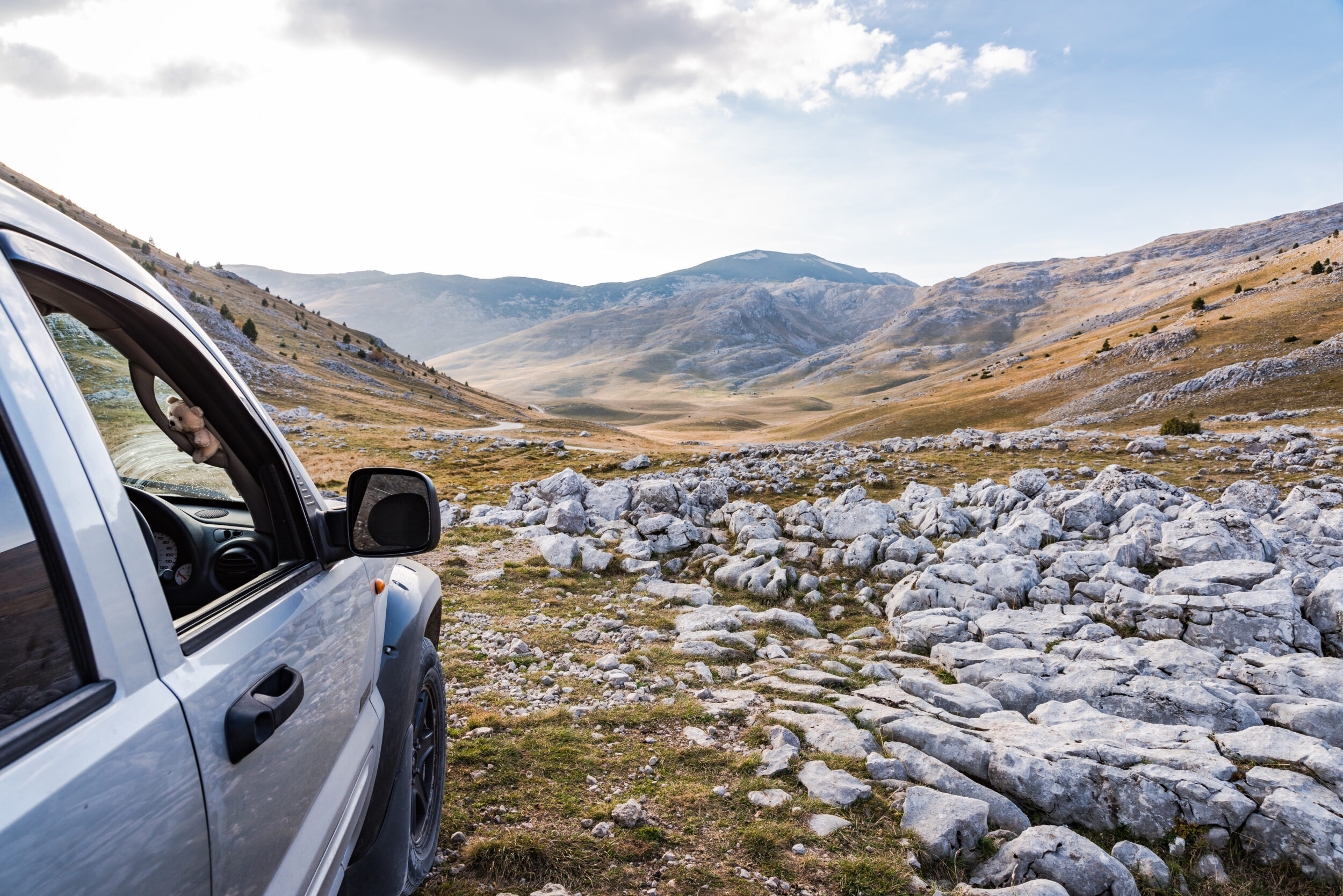 4x4 car rental Albania Theth Valbona mountain trip