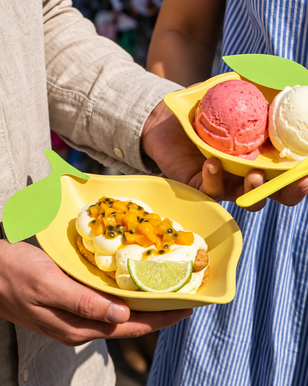 Gelato dhe ëmbëlsirë me fruta e servirur te Sorento në Tiranë