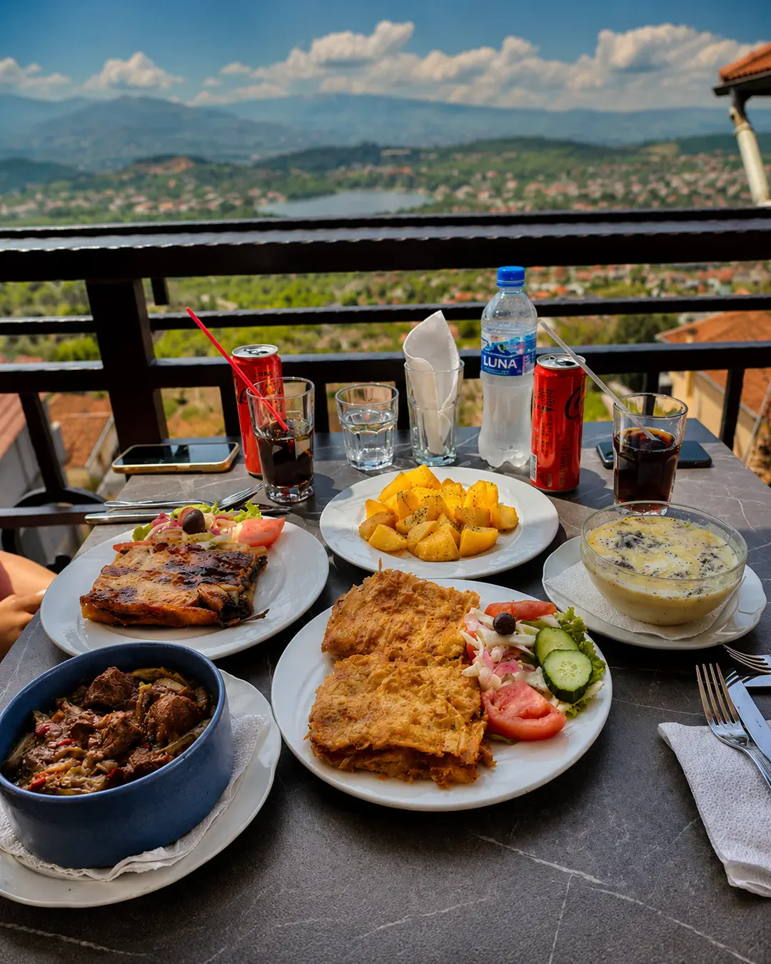 Gatime tradicionale shqiptare në Restaurant Hotel DEAL në Krujë