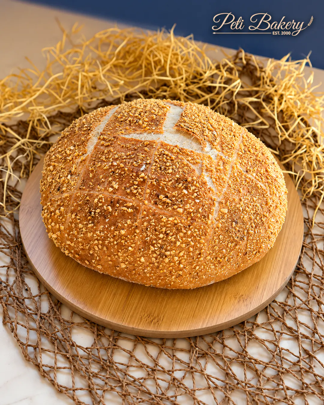 Bukë e freskët dhe produkte të pjekura në Peti Bakery në Tiranë