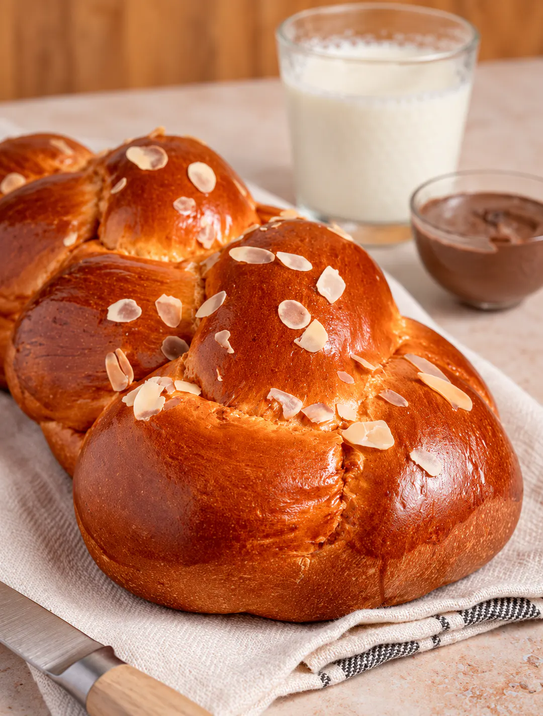 Përzgjedhje produktesh furre dhe pastiçerie në Dumrea Bakery Pastry në Rrugën e Kavajës, Tiranë