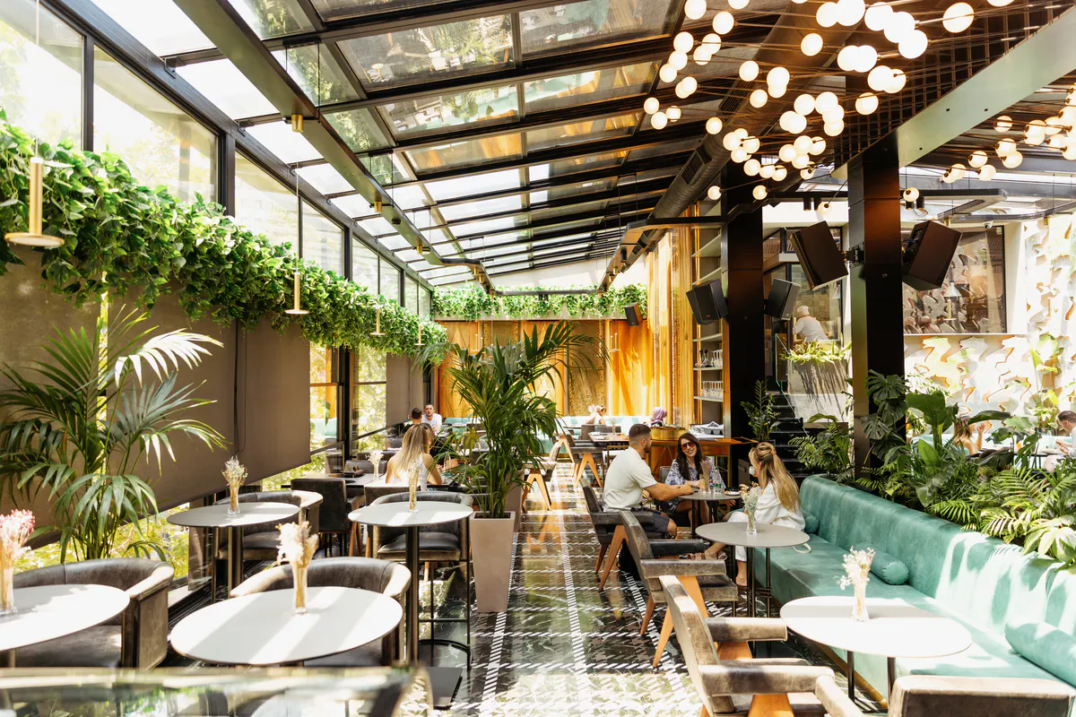 Read more about the article The Crown Rooftop & Dining Tirana: A fine dining experience