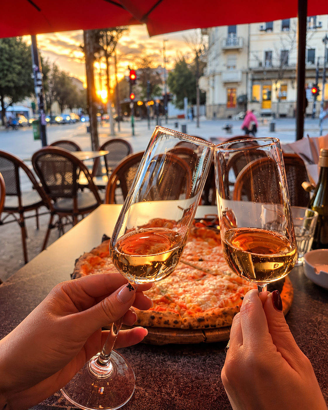 Koktej i servirur në Pizza Paris në Tiranë