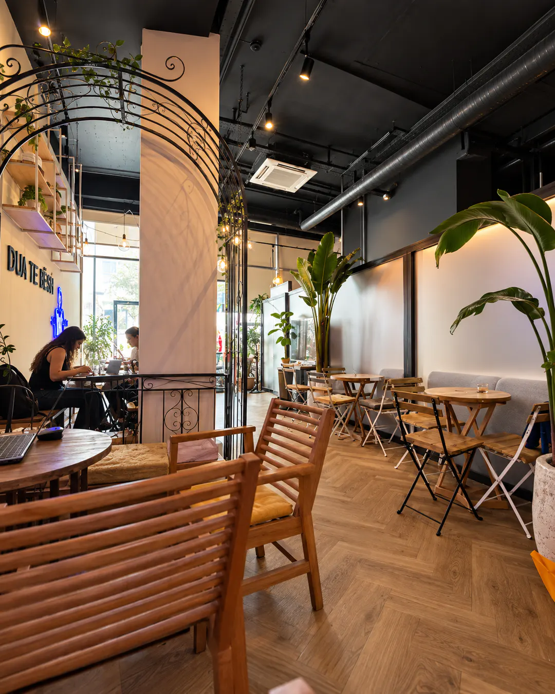 Interior and coffee counter at Frut'za Komuna in Kika 2, Tirana