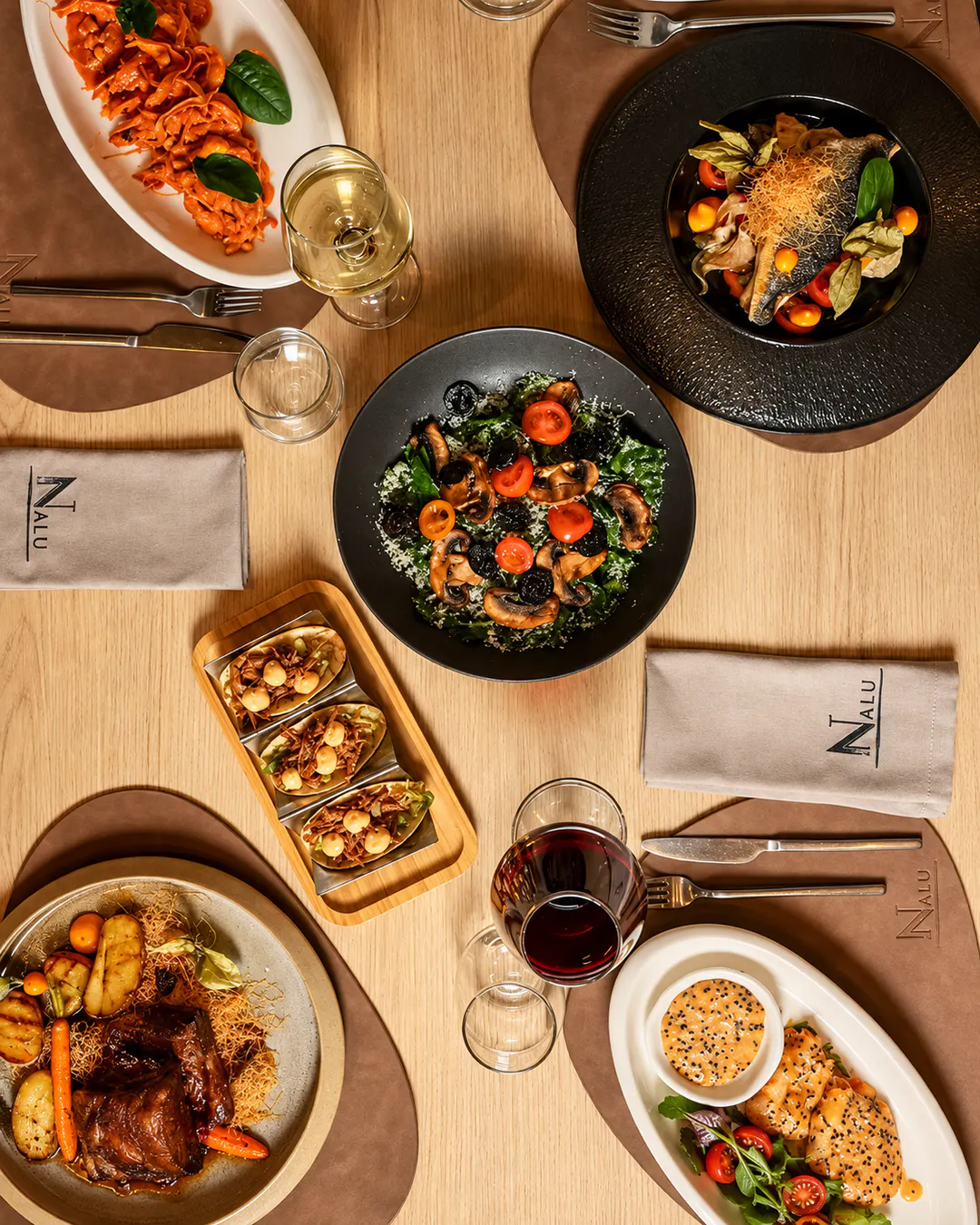 Përzgjedhje pjatash fine dining në Nalu Bar-Restaurant në Tiranë