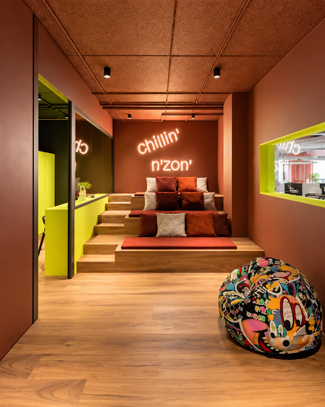 Area relax e social presso n'Zon Coworking Space a Tirana