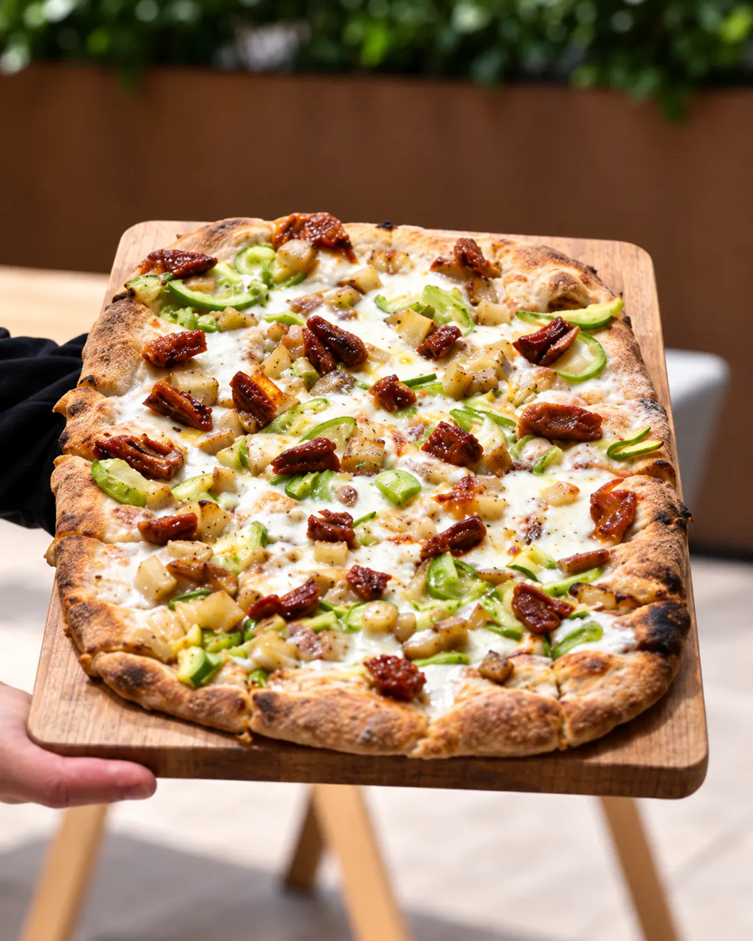 Authentic Italian-style pizza at Pizzeria 3 DDDI in Tirana