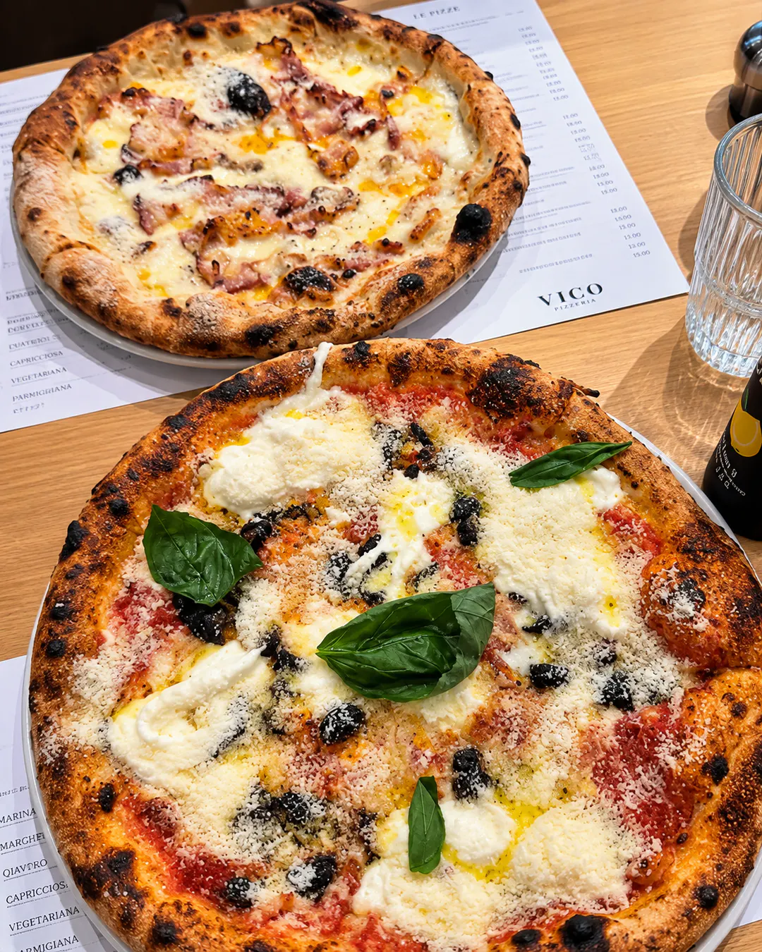 Italian pizza at Pizzeria 3 DDDI Tirana