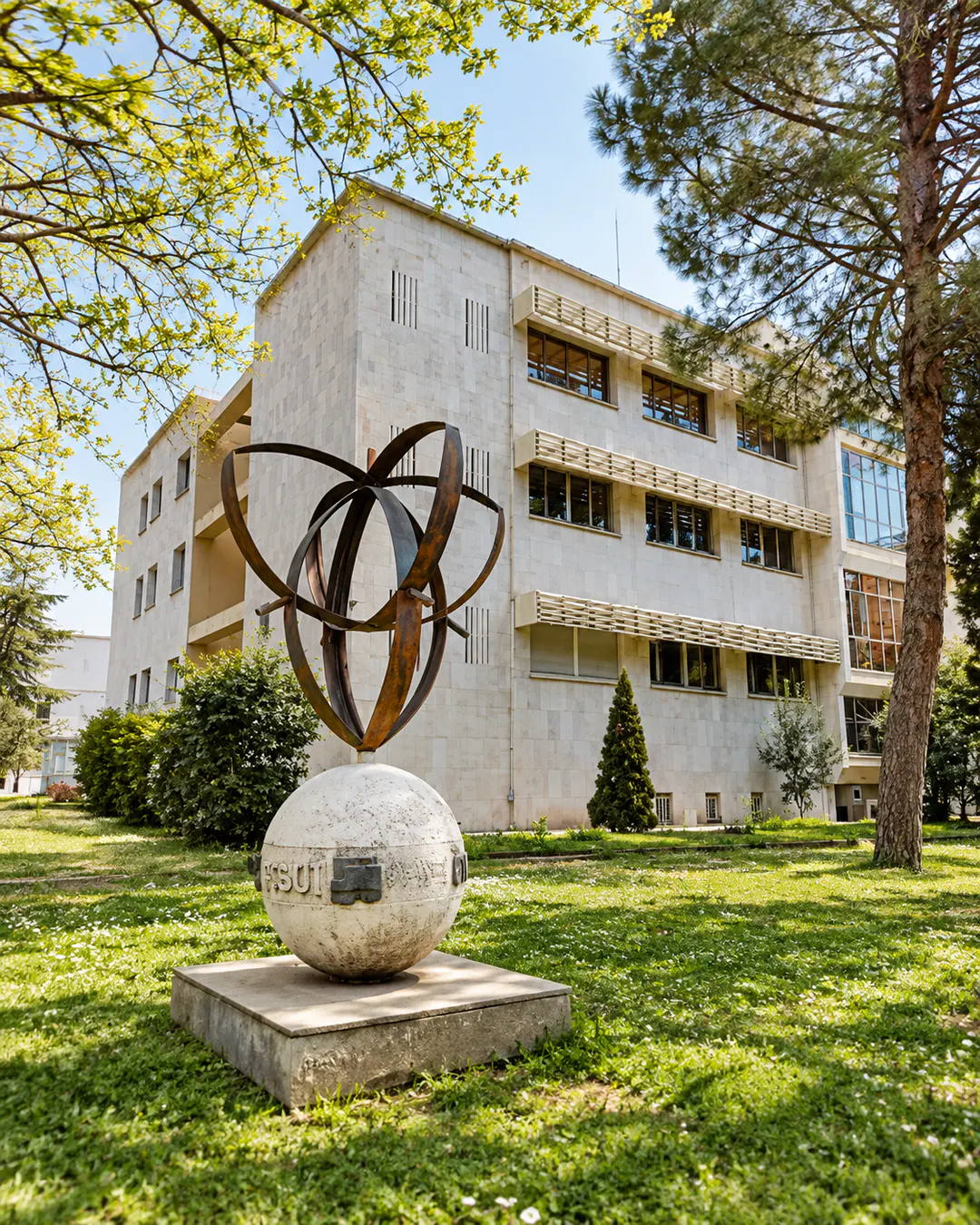 Esterno del Protik Innovation Center a Tirana